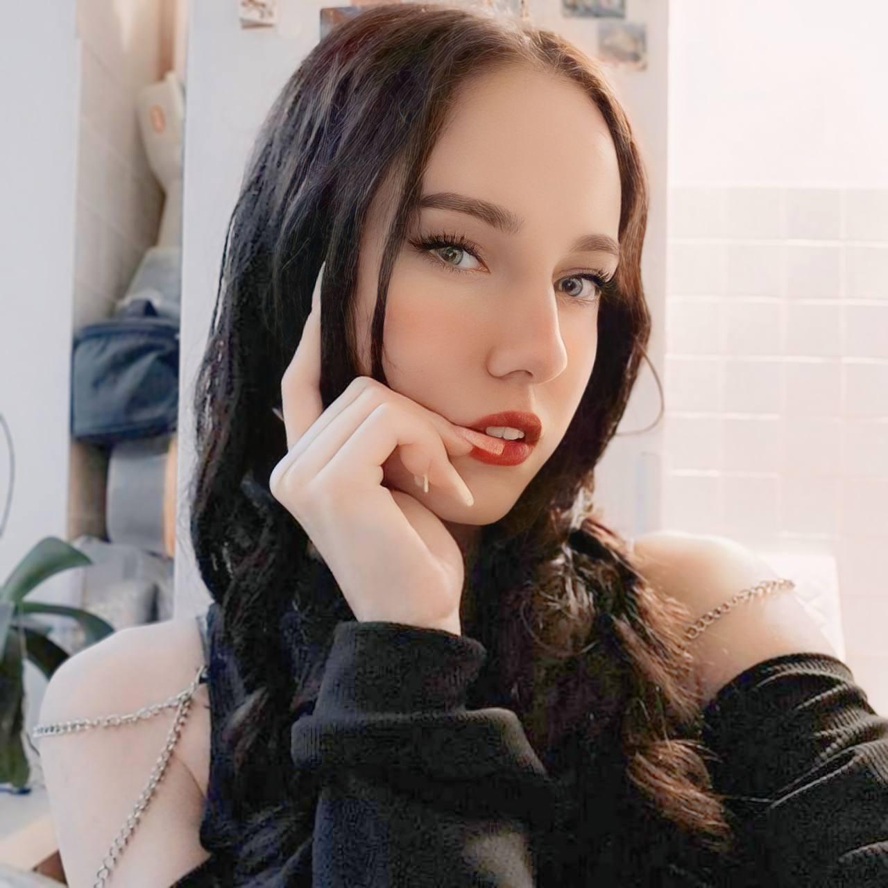 AlodieEyre's Profile