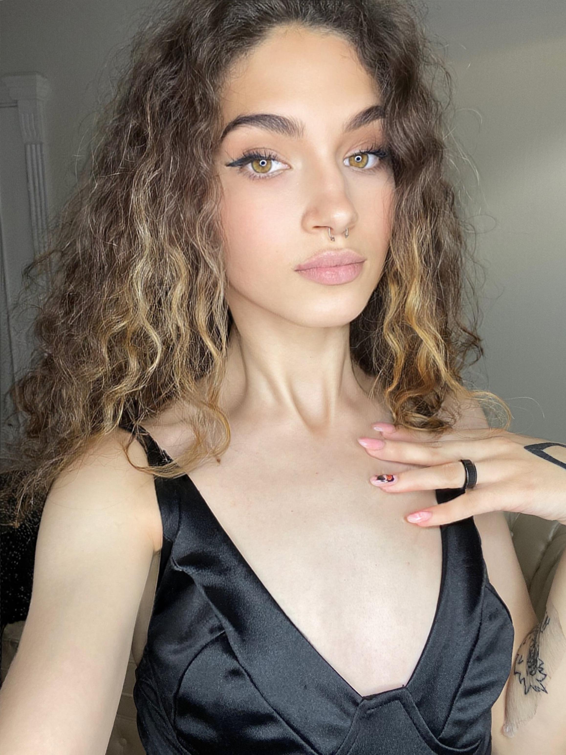 BabyFlowerr's Profile