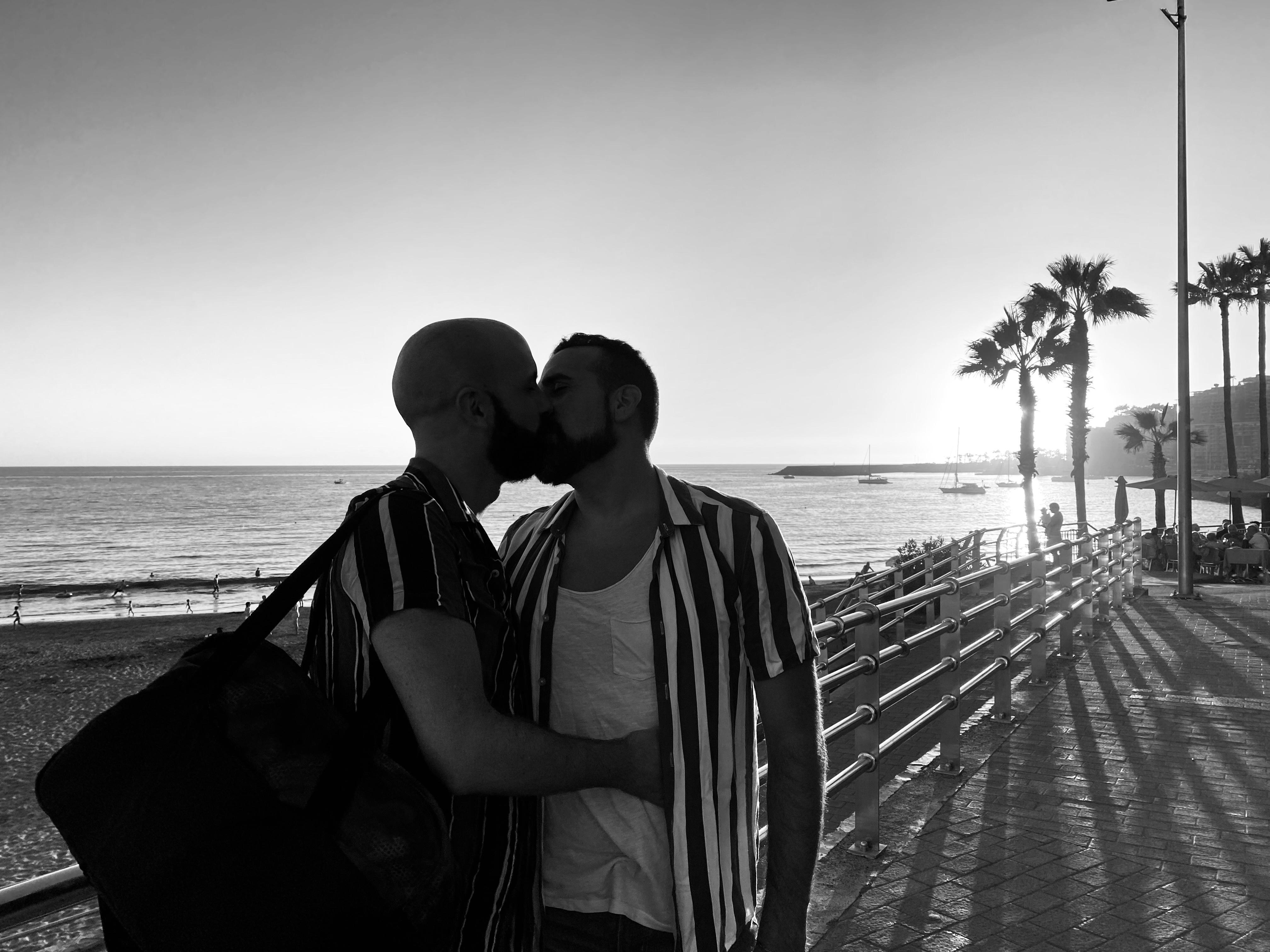 BeardGayCouple's Profile