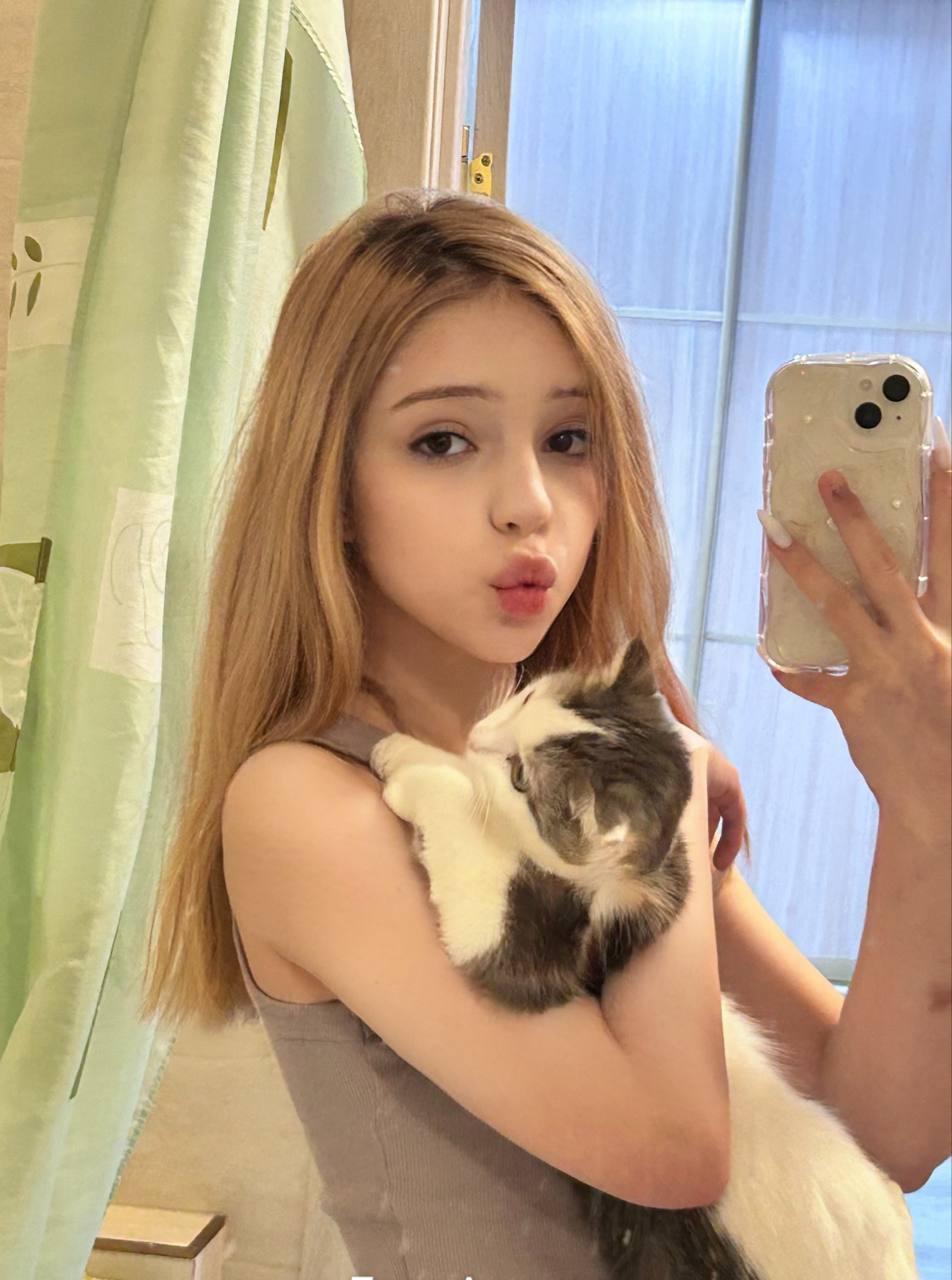 DebyStrow's Profile