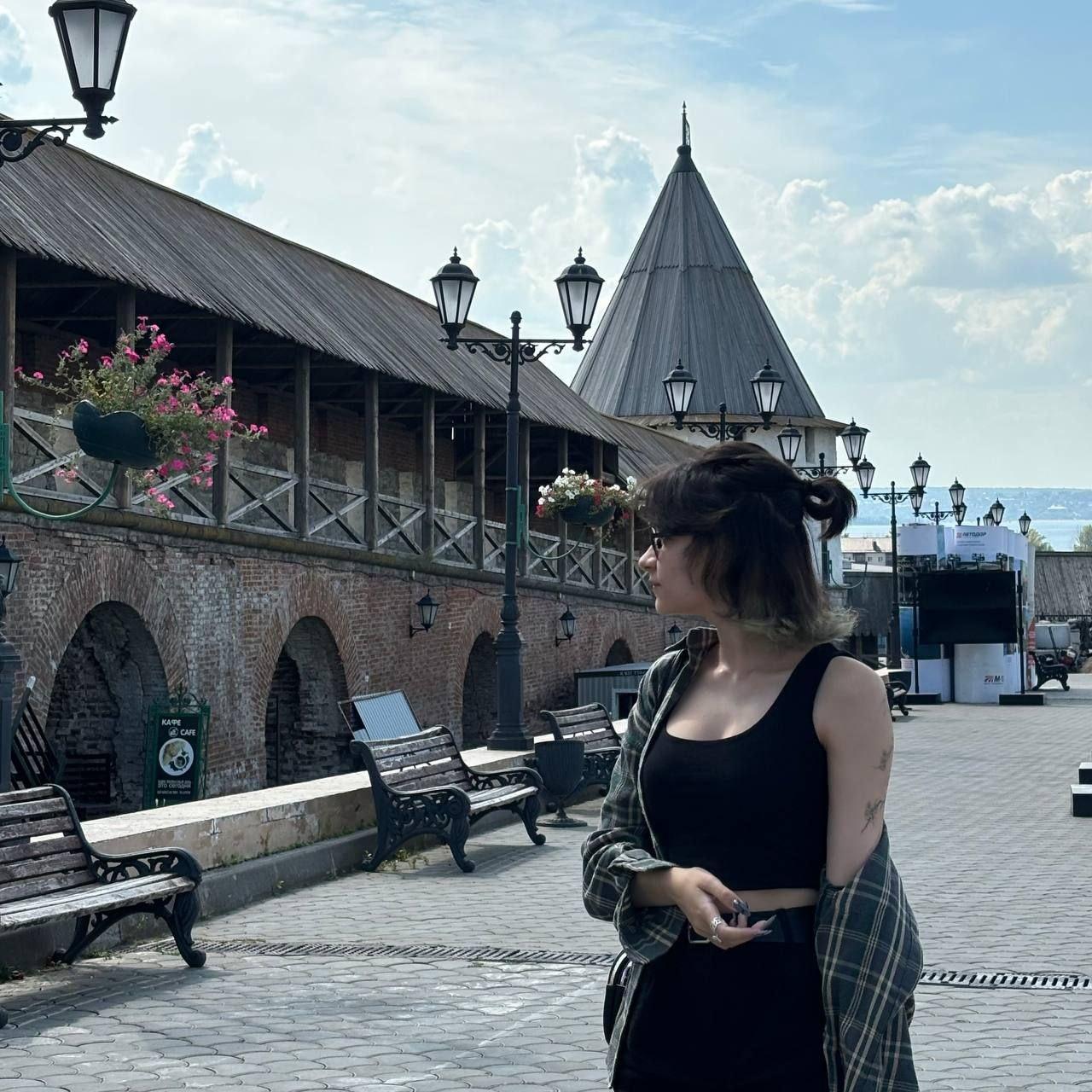 ElvinaBenassi's Profile