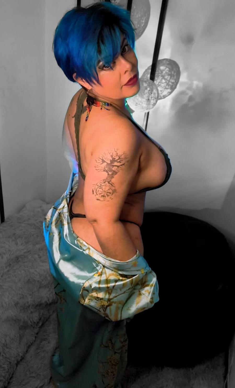 GreciaHorny's Profile