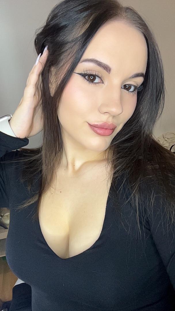 LaylaHotty's Profile
