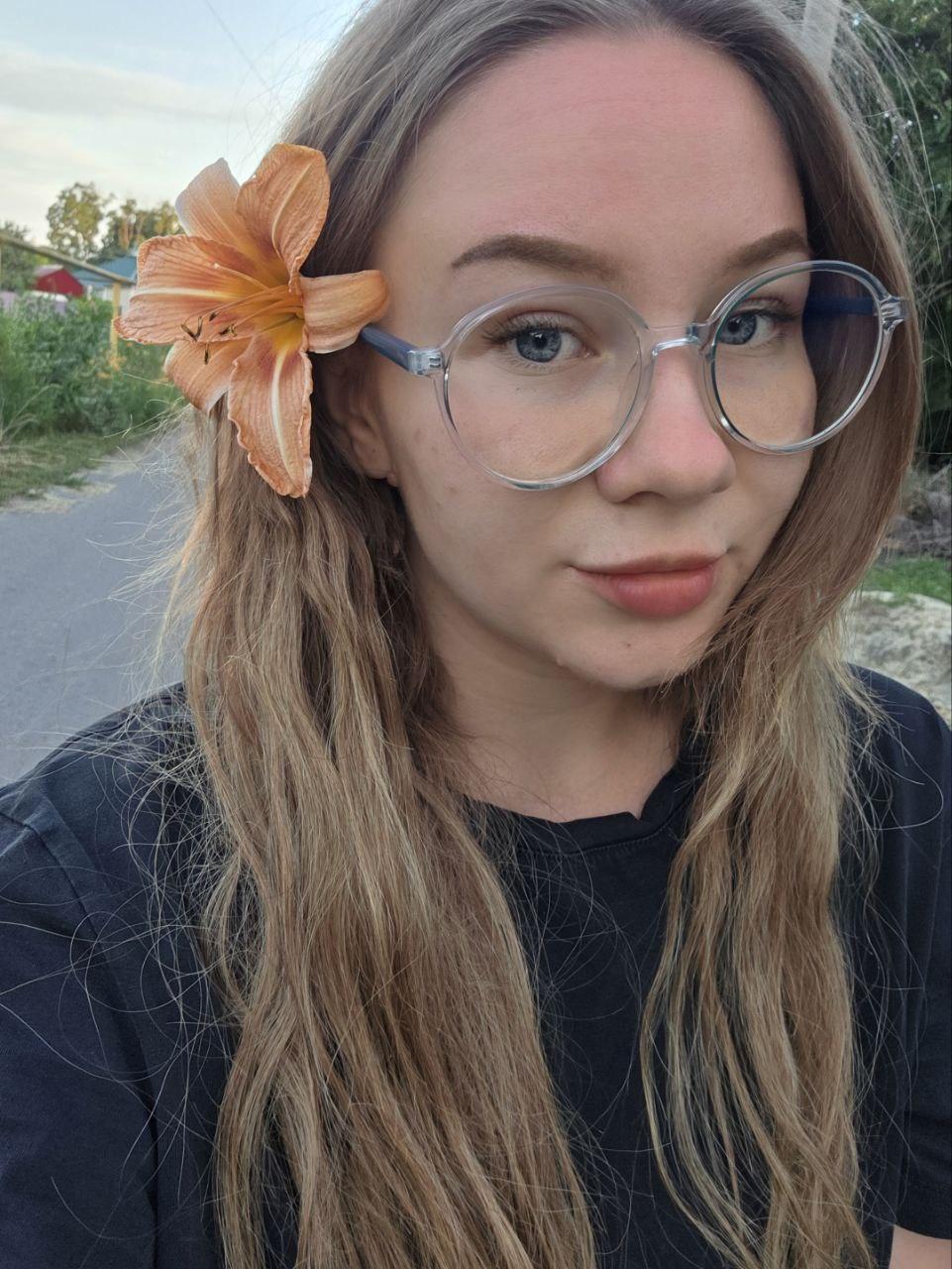 MelaniLarios's Profile