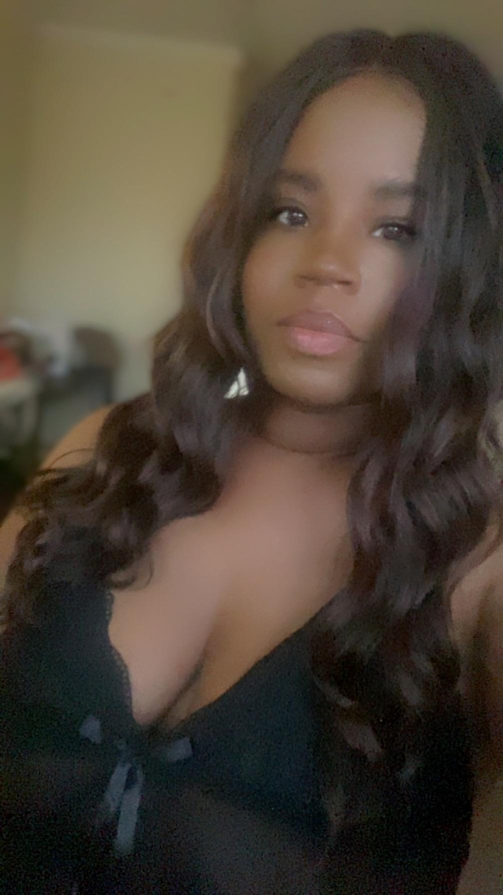 Sexypinklipz's Profile