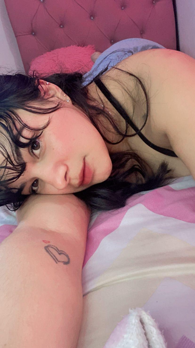 Vannessa_Shy Profile Image