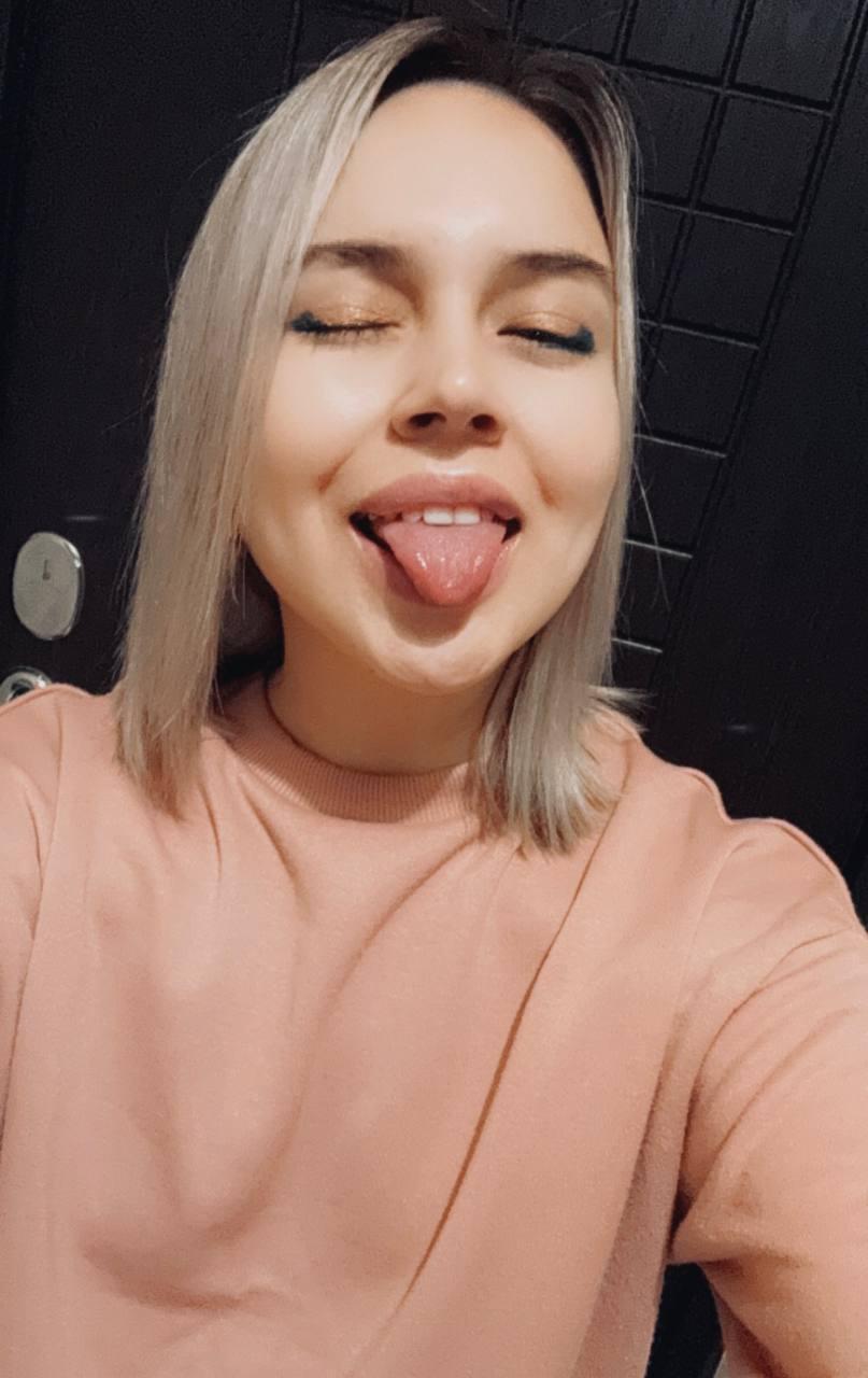 Veronica_Hazel Profile Image