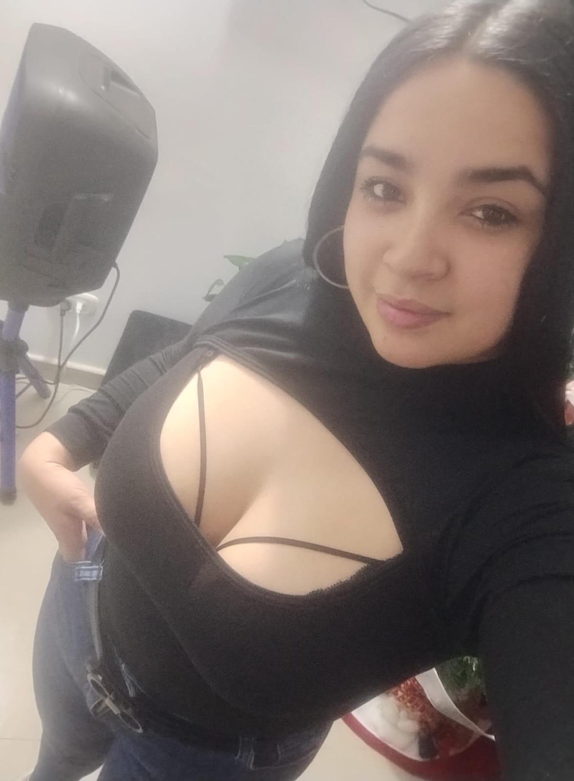 aliz_cooper Profile Image