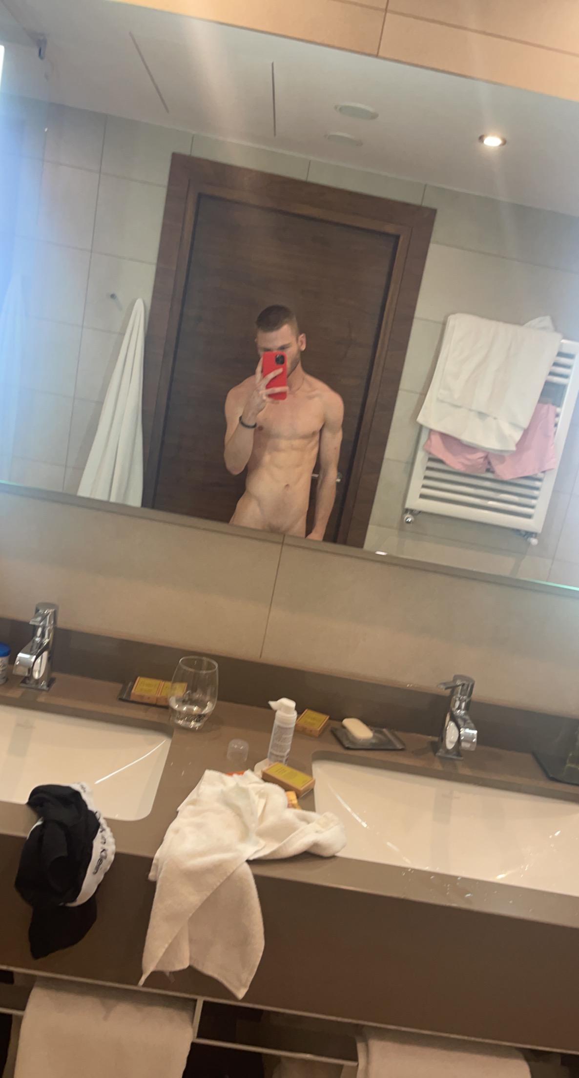 candyboyfuckhot's Profile